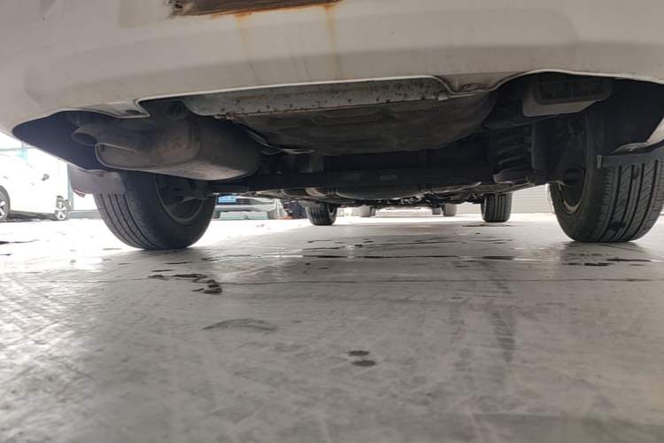 Used Baojun 630 2014 1.5L manual Comfort trim level Chassis Rear