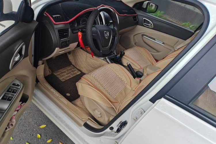 Used Baojun 630 2014 1.5L manual Comfort trim level Driver Seat