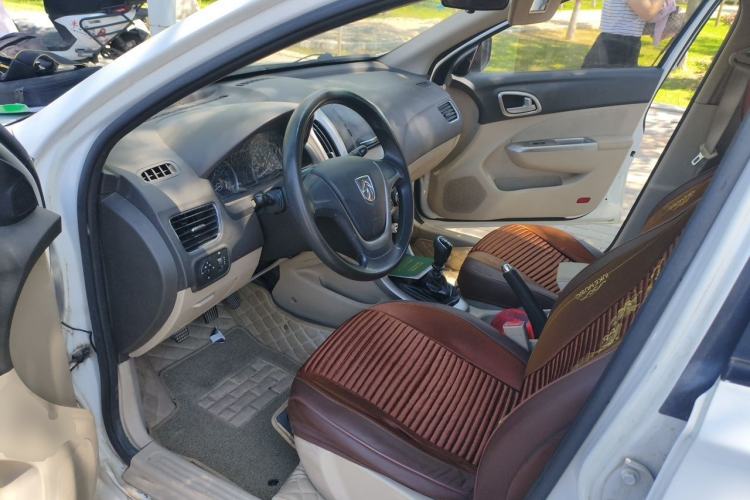 Used Baojun 630 2014 1.5L manual standard version Driver Seat