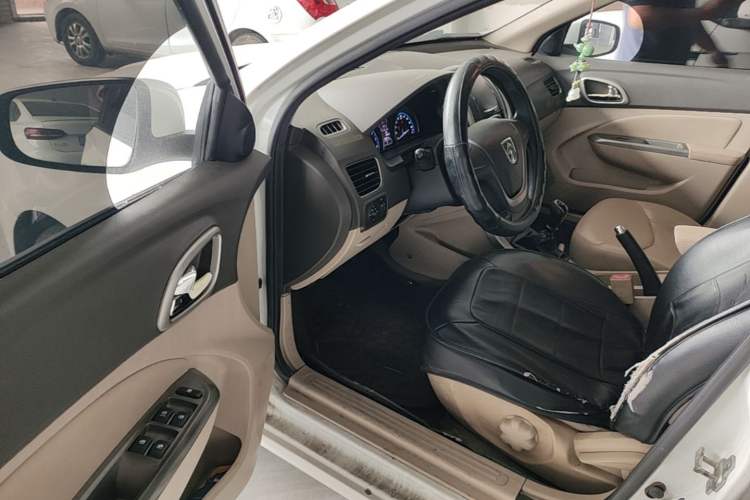 Used Baojun 630 2014 1.5L manual Comfort trim level Driver Seat