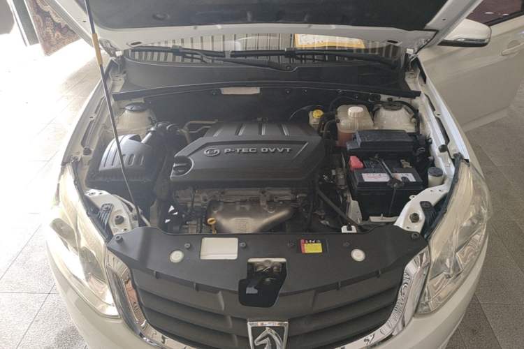 Used Baojun 630 2014 1.5L automatic comfort version Engine Bay