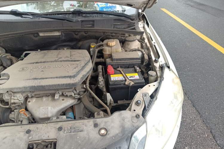 Used Baojun 630 2014 1.5L manual Comfort trim level Engine Bay Left