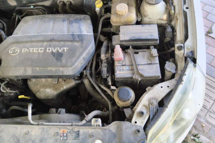 Used Baojun 630 2014 1.5L manual Comfort trim level Engine Bay Left