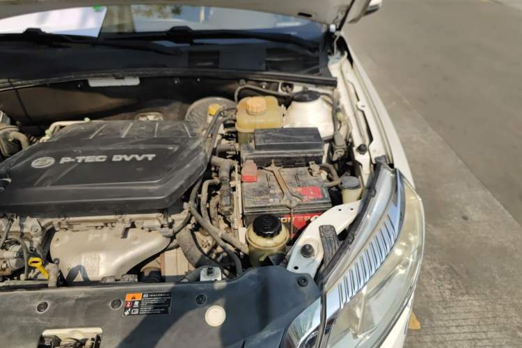 Used Baojun 630 2014 1.5L manual Comfort trim level Engine Bay Left
