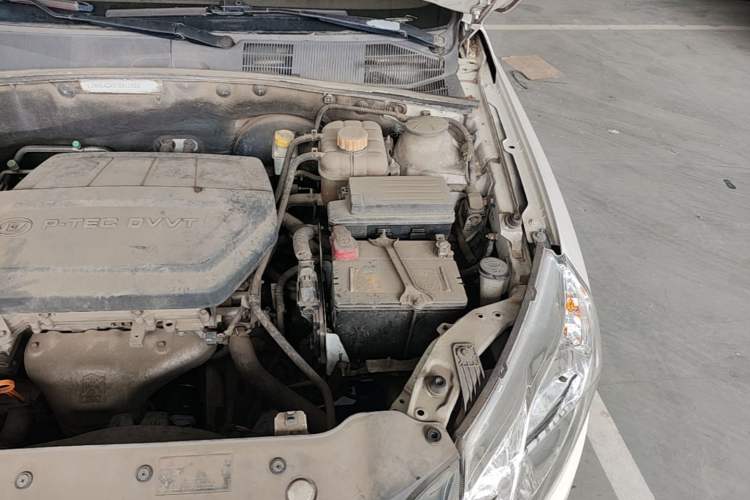 Used Baojun 630 2014 1.5L manual Comfort trim level Engine Bay Left