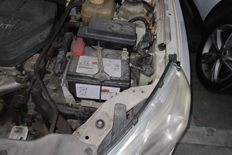 Used Baojun 630 2014 1.5L automatic comfort version Engine Bay Left