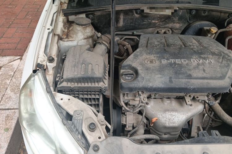 Used Baojun 630 2014 1.5L manual standard version Engine Bay Right