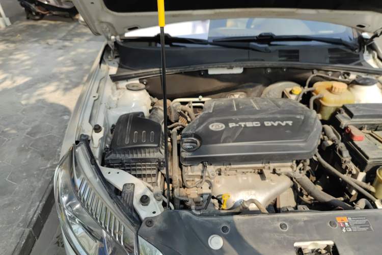 Used Baojun 630 2014 1.5L manual Comfort trim level Engine Bay Right