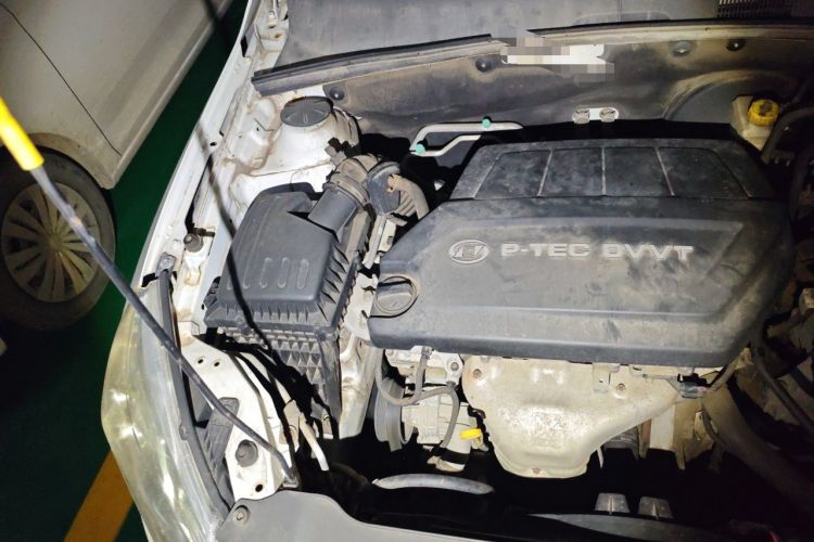 Used Baojun 630 2014 1.5L manual standard version Engine Bay Right