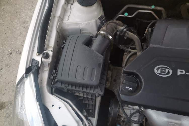 Used Baojun 630 2014 1.5L manual Comfort trim level Engine Bay Right