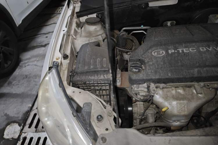 Used Baojun 630 2014 1.5L automatic comfort version Engine Bay Right
