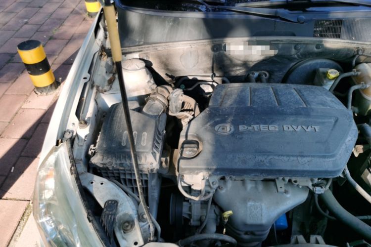 Used Baojun 630 2014 1.5L manual Comfort trim level Engine Bay Right