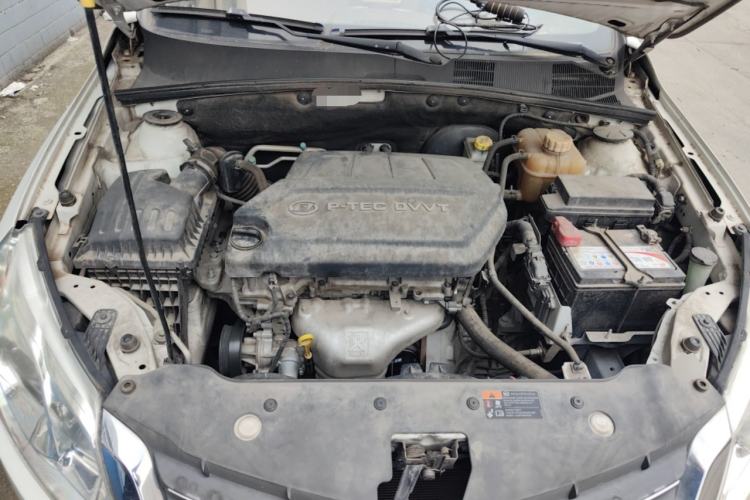 Used Baojun 630 2014 1.5L manual Comfort trim level Engine Bay