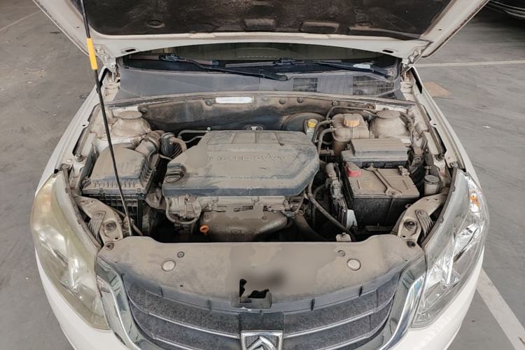 Used Baojun 630 2014 1.5L manual Comfort trim level Engine Bay