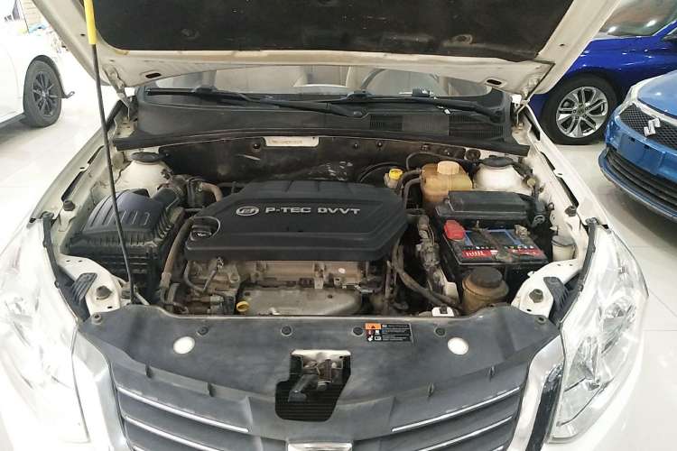 Used Baojun 630 2014 1.5L automatic comfort version Engine Bay