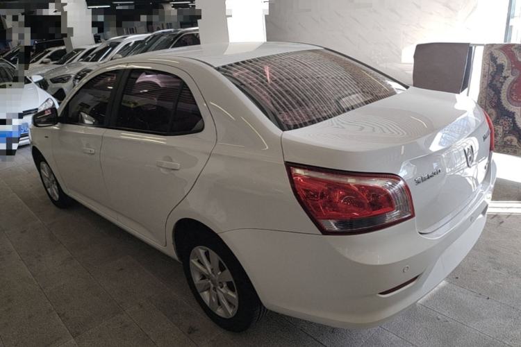 Used Baojun 630 2014 1.5L automatic comfort version Exterior 2