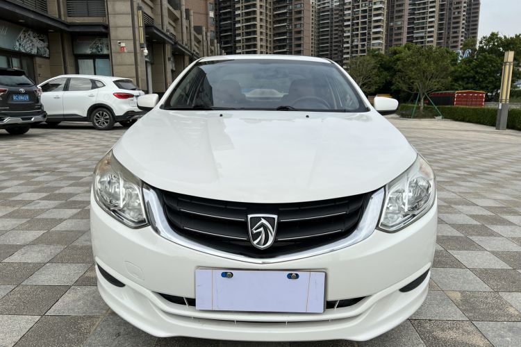 Used Baojun 630 2014 1.5L manual standard version Front