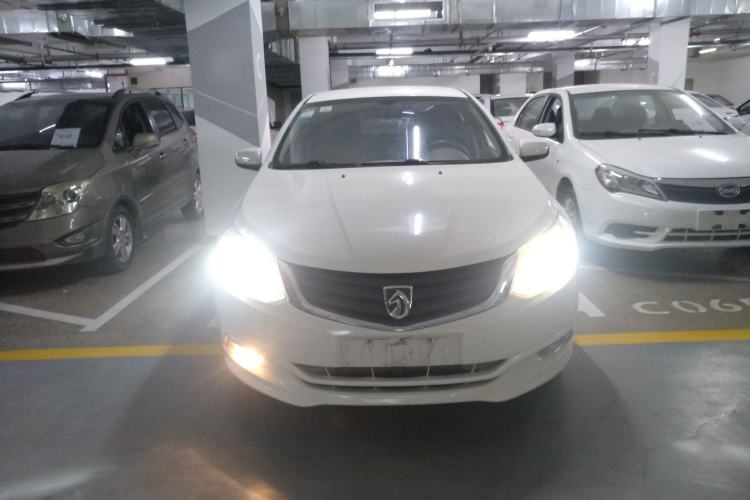 Used Baojun 630 2014 1.5L manual standard version Front
