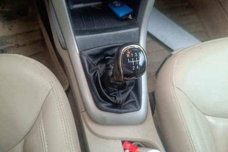 Used Baojun 630 2014 1.5L manual Comfort trim level Gear Lever