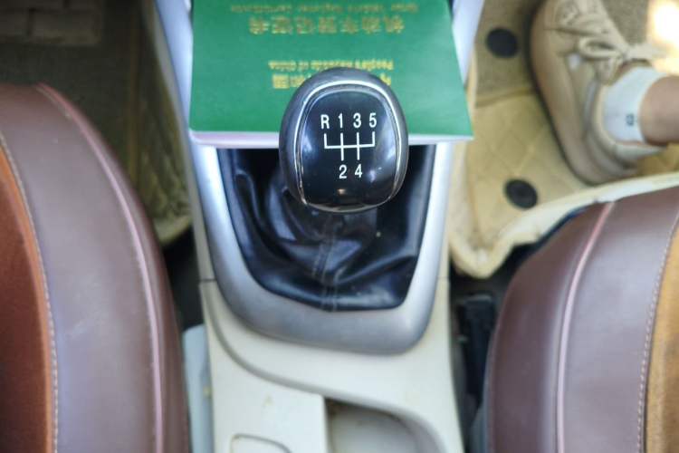 Used Baojun 630 2014 1.5L manual standard version Gear Lever