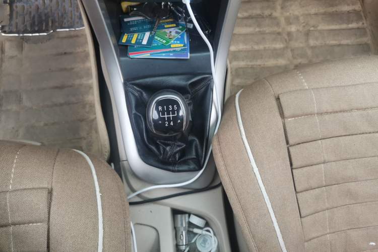 Used Baojun 630 2014 1.5L manual Comfort trim level Gear Lever