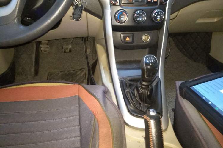 Used Baojun 630 2014 1.5L manual standard version Gear Lever