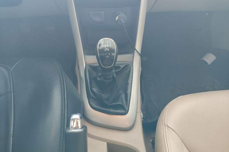 Used Baojun 630 2014 1.5L manual Comfort trim level Gear Lever