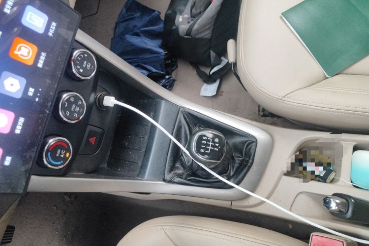 Used Baojun 630 2014 1.5L manual Comfort trim level Gear Lever