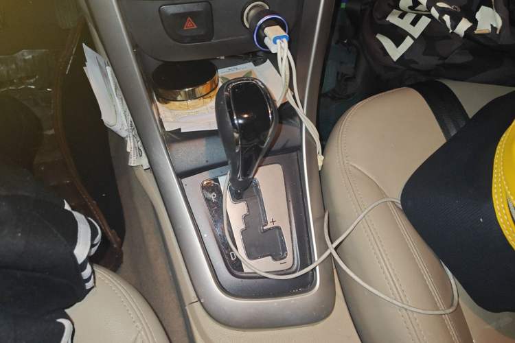 Used Baojun 630 2014 1.5L automatic comfort version Gear Lever