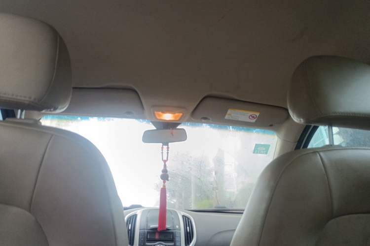 Used Baojun 630 2014 1.5L manual Comfort trim level Headliner