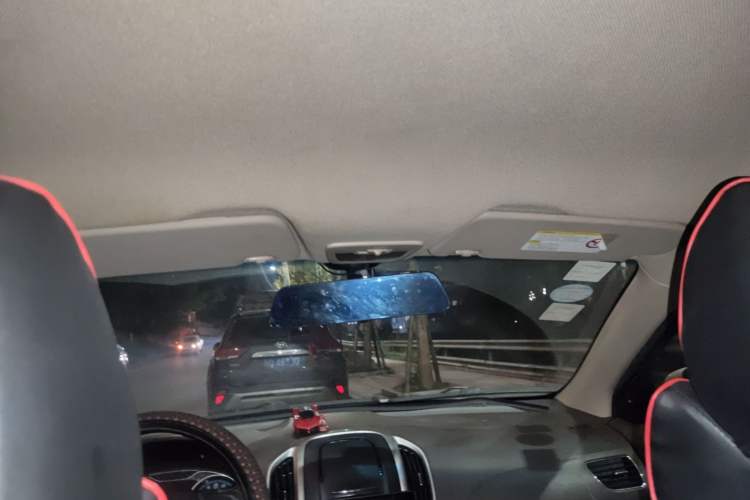 Used Baojun 630 2014 1.5L manual standard version Headliner