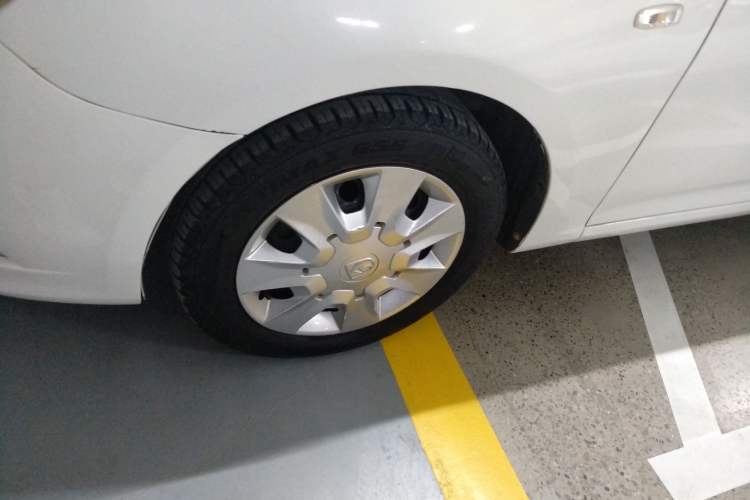 Used Baojun 630 2014 1.5L manual standard version Left Front Wheel Hub