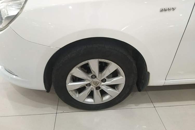 Used Baojun 630 2014 1.5L automatic comfort version Left Front Wheel Hub