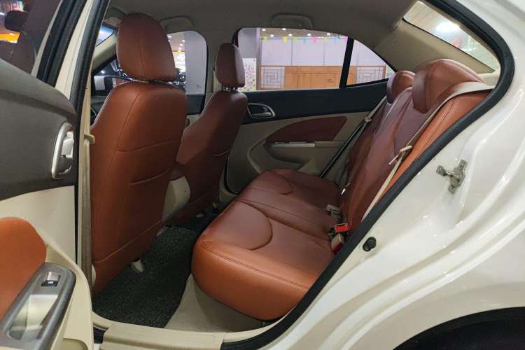 Used Baojun 630 2014 1.5L manual standard version Left Rear Seat