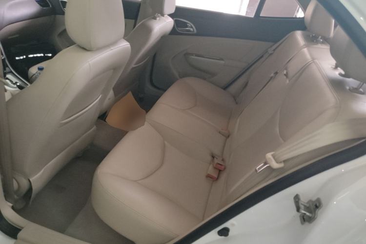 Used Baojun 630 2014 1.5L automatic comfort version Left Rear Seat