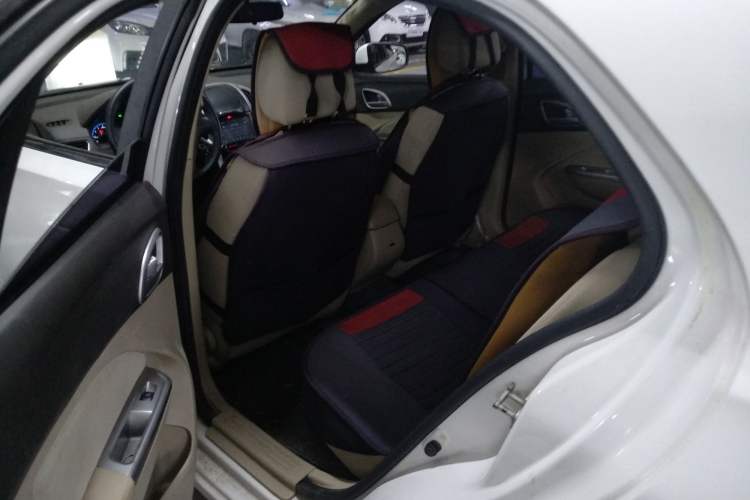 Used Baojun 630 2014 1.5L manual standard version Left Rear Seat