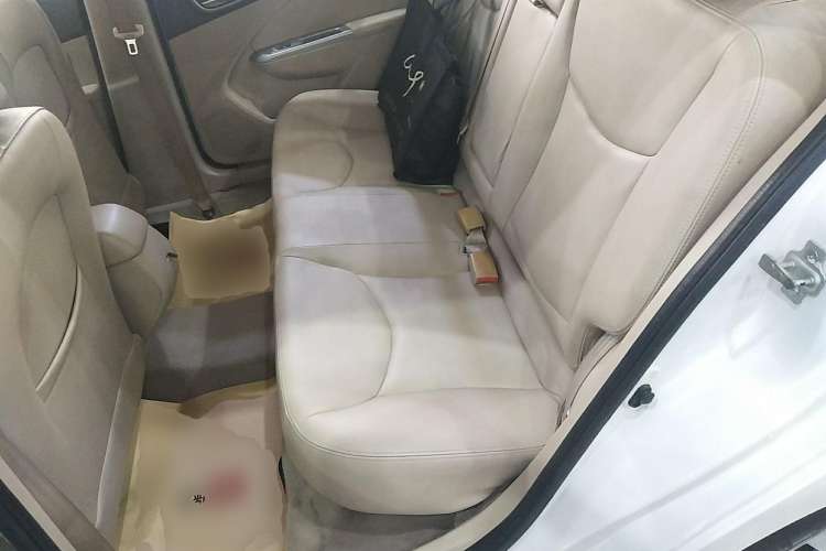 Used Baojun 630 2014 1.5L automatic comfort version Left Rear Seat