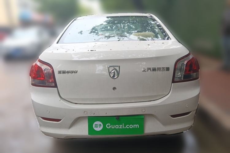 Used Baojun 630 2014 1.5L manual standard version Rear