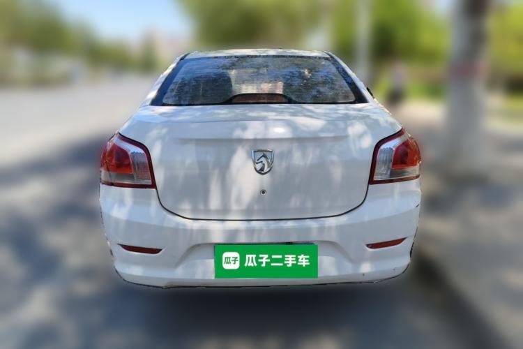Used Baojun 630 2014 1.5L manual standard version Rear