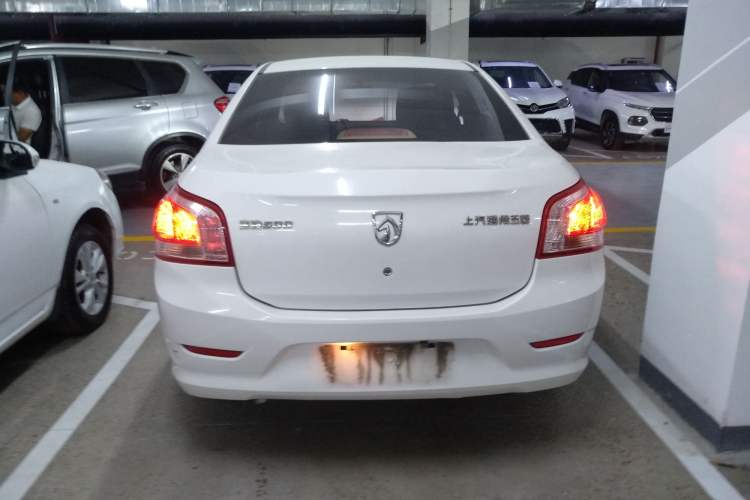Used Baojun 630 2014 1.5L manual standard version Rear