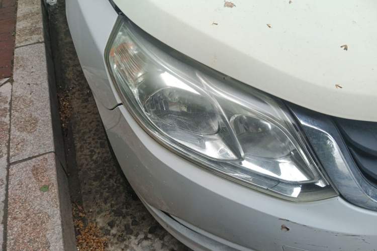 Used Baojun 630 2014 1.5L manual standard version Right Front Headlight