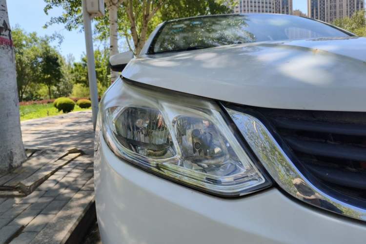 Used Baojun 630 2014 1.5L manual standard version Right Front Headlight