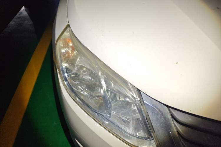 Used Baojun 630 2014 1.5L manual standard version Right Front Headlight