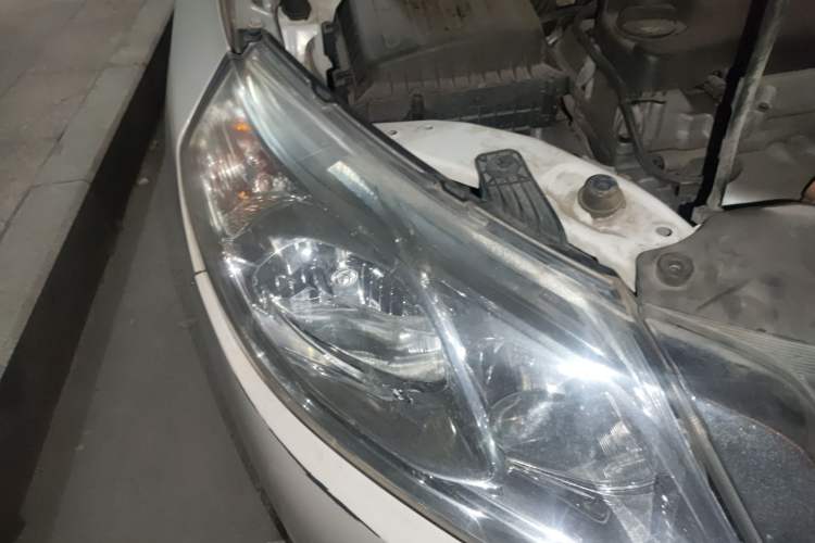 Used Baojun 630 2014 1.5L manual standard version Right Front Headlight