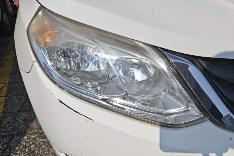 Used Baojun 630 2014 1.5L manual Comfort trim level Right Front Headlight