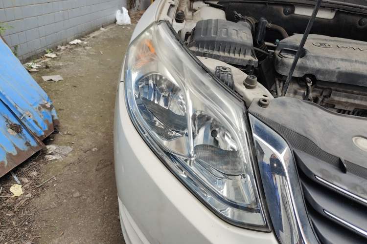 Used Baojun 630 2014 1.5L manual Comfort trim level Right Front Headlight