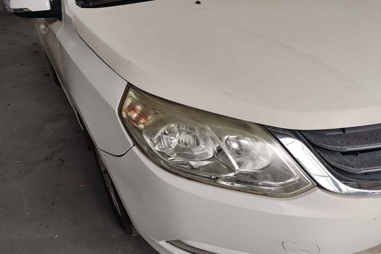 Used Baojun 630 2014 1.5L manual Comfort trim level Right Front Headlight