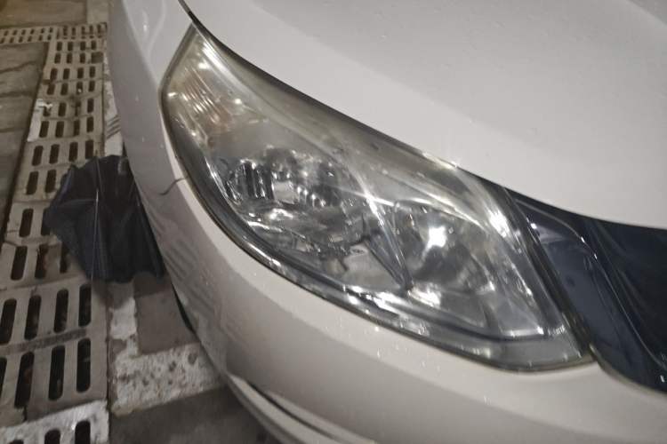 Used Baojun 630 2014 1.5L automatic comfort version Right Front Headlight
