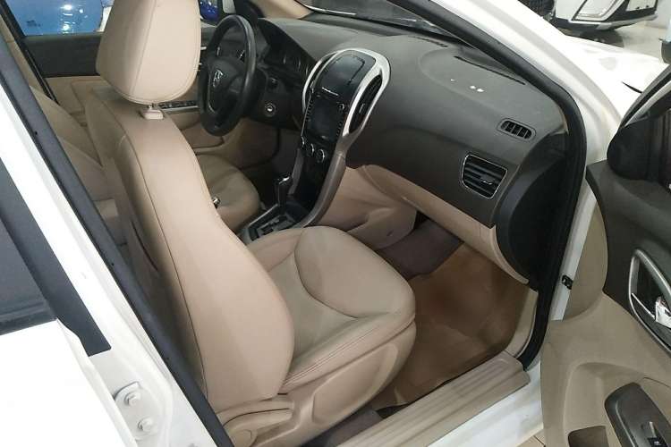 Used Baojun 630 2014 1.5L automatic comfort version Right Front Seat