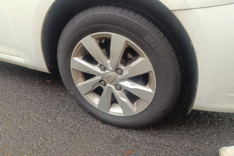 Used Baojun 630 2014 1.5L manual Comfort trim level Right Front Wheel Hub